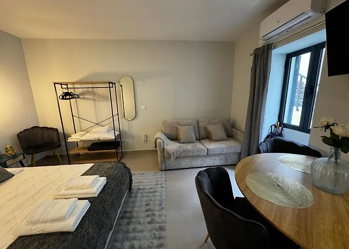 Sao Pedro Paradise B Down